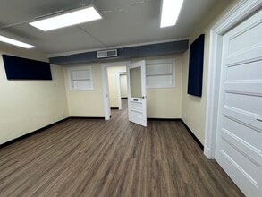 221 E Van Buren Ave, Harlingen, TX à louer Photo intérieure– Image 1 sur 4