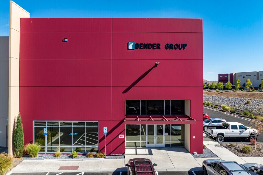 9560 N Virginia St, Reno, NV à louer - Photo de l’immeuble – Image 3 sur 5