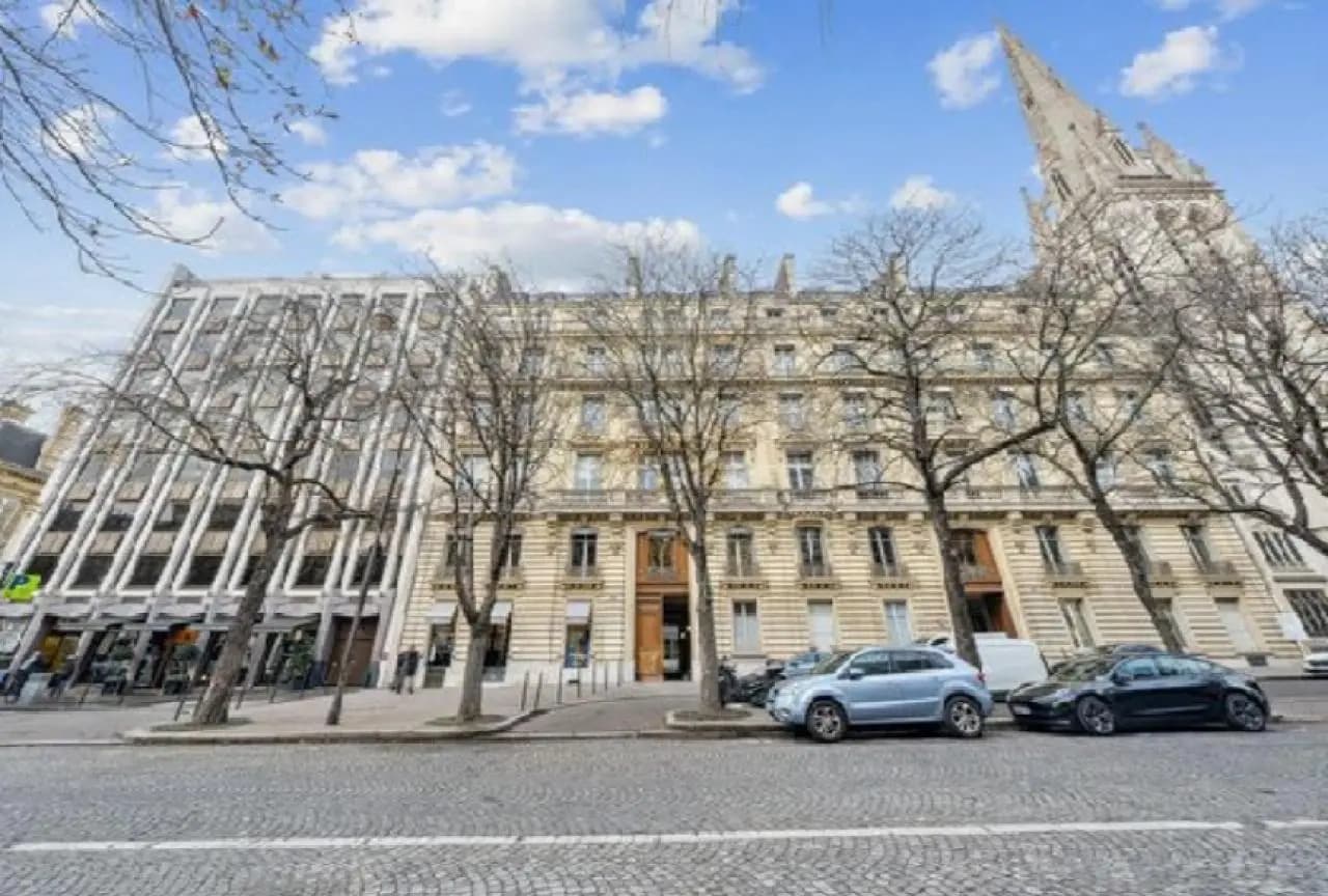 19 Avenue George V, Paris à louer Photo de l’immeuble– Image 1 sur 5