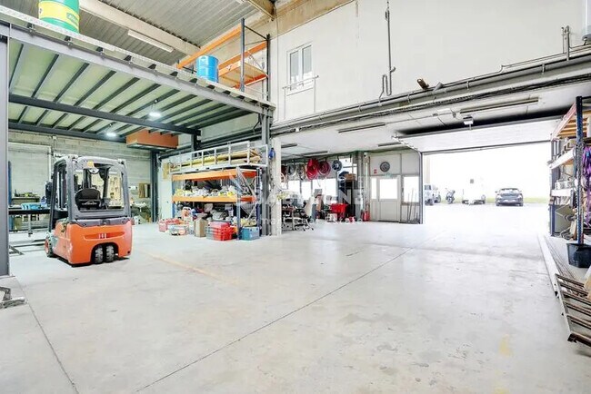 Plus de détails pour Bureau à vendre