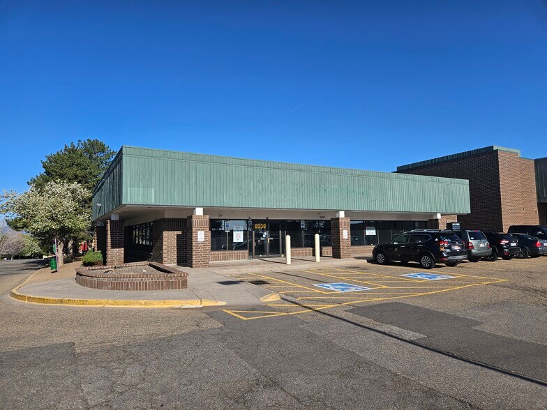 8239 S Holly St, Centennial, CO à louer - Photo de l’immeuble – Image 1 sur 12