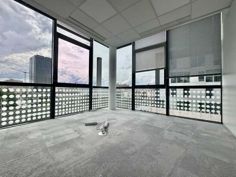 Bureau dans Lyon à louer - Photo de l’immeuble – Image 2 sur 20