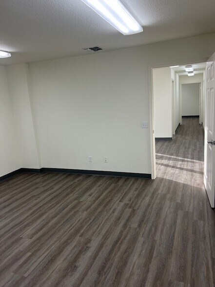 2021 S Myrtle Ave, Monrovia, CA à louer - Photo de l’immeuble – Image 3 sur 13