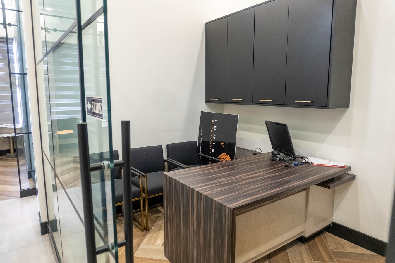 2565 Steeles Ave E, Brampton, ON L6T 5T1 - Lot 18 -  - Photo intérieure - Image 1 of 26