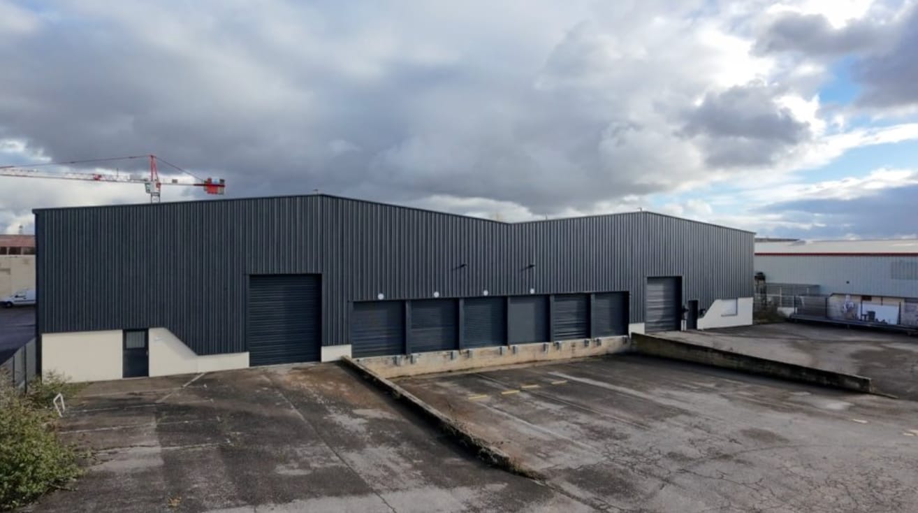9 Avenue Du Maréchal De Lattre De Tassigny, Meyzieu à louer Photo principale– Image 1 sur 7