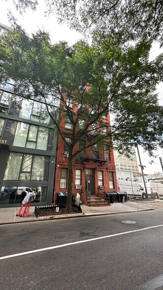 544 W 49th St, New York, NY à vendre - Photo de l’immeuble – Image 3 sur 13