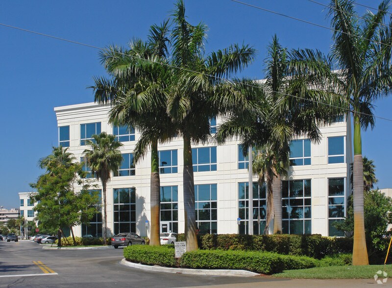 1515 W Cypress Creek Rd, Fort Lauderdale, FL à louer - Photo de l’immeuble – Image 2 sur 5
