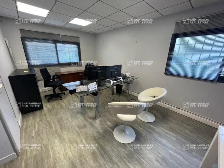 Local d’activités dans La Chapelle-des-Fougeretz à louer - Photo intérieure – Image 2 sur 9