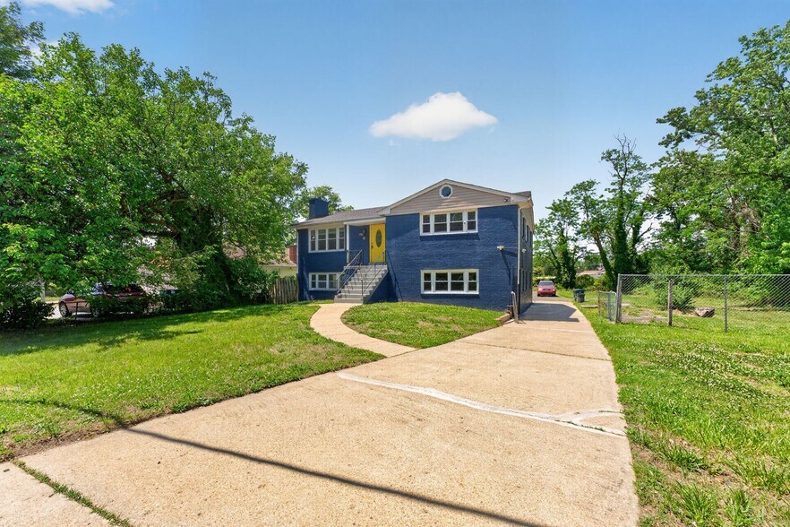 7205 Livingston Rd, Oxon Hill, MD à vendre - Photo de l’immeuble – Image 2 sur 26