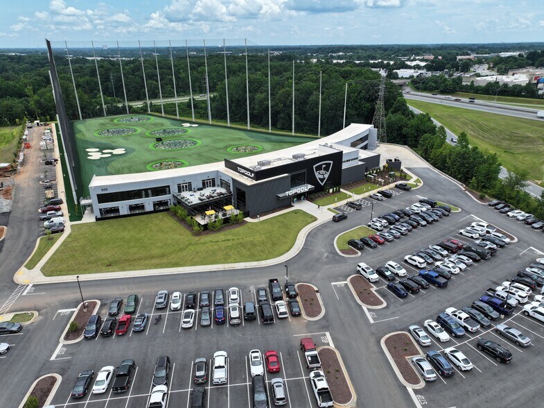 609 Guilford College Rd, Greensboro, NC à vendre - Photo de l’immeuble – Image 1 sur 9