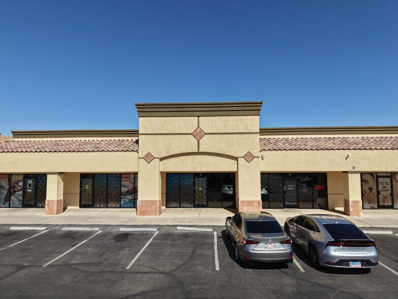 4460 S Durango Dr, Las Vegas, NV à louer - Photo de l’immeuble – Image 2 sur 10