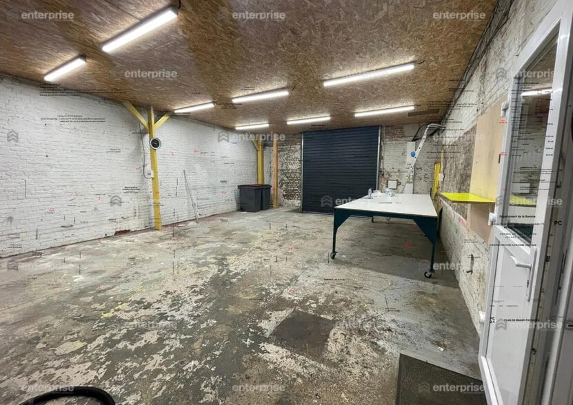Local d'activités dans Saint-Quentin à vendre - Photo intérieure – Image 2 sur 3