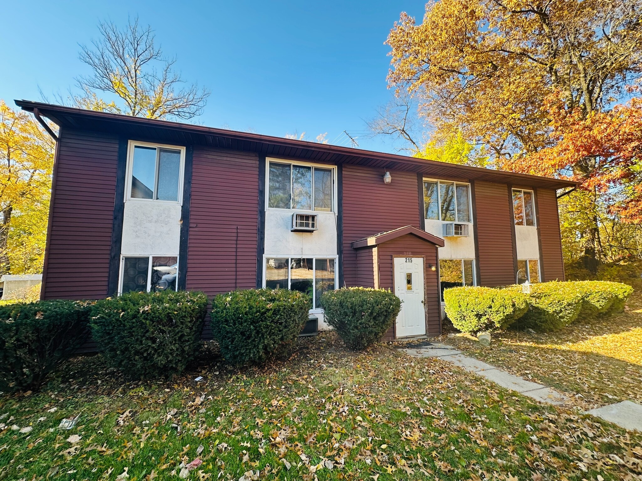 215 Logan St, Valparaiso, IN à vendre Photo principale– Image 1 sur 13