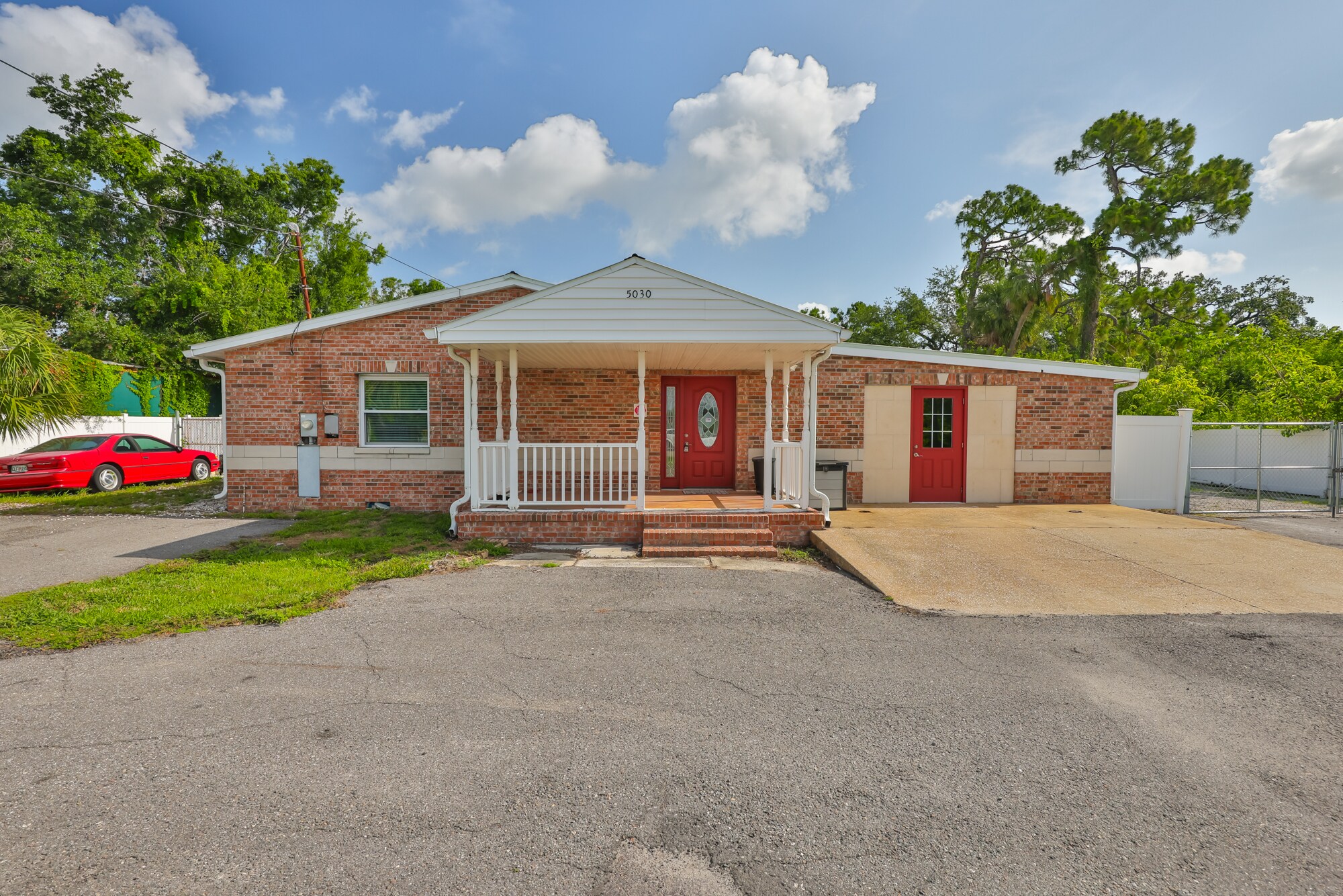 5030 Denver St, Tampa, FL à vendre Photo de l’immeuble– Image 1 sur 47
