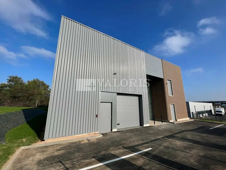 120 Rue Roger Bretagnon, Charnay-lès-Mâcon à louer Photo de l’immeuble– Image 1 sur 7