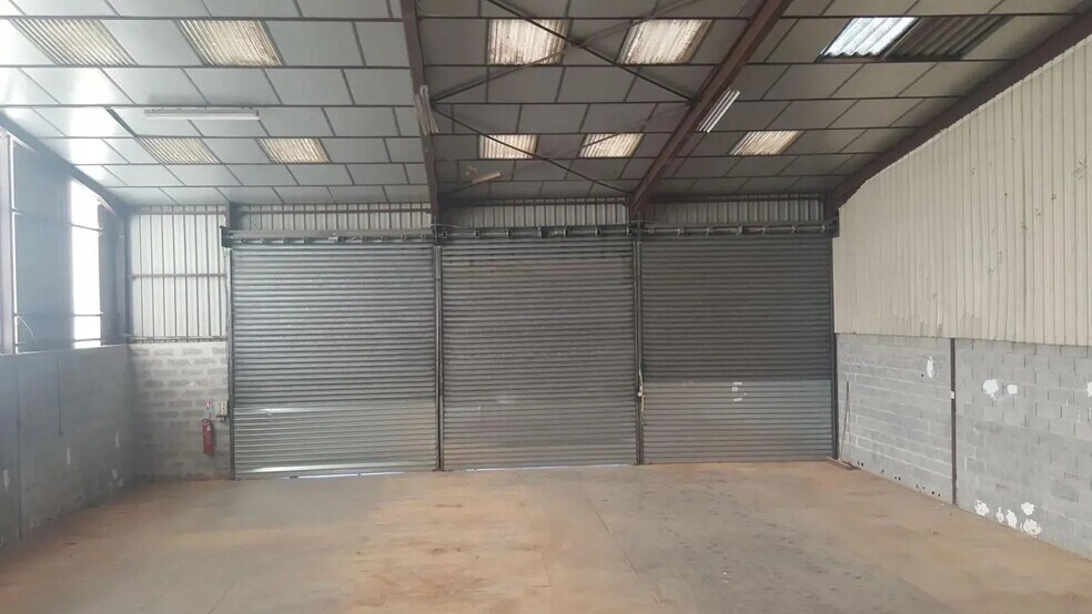 Bureau dans Flassans-sur-Issole à louer - Photo intérieure – Image 2 sur 4