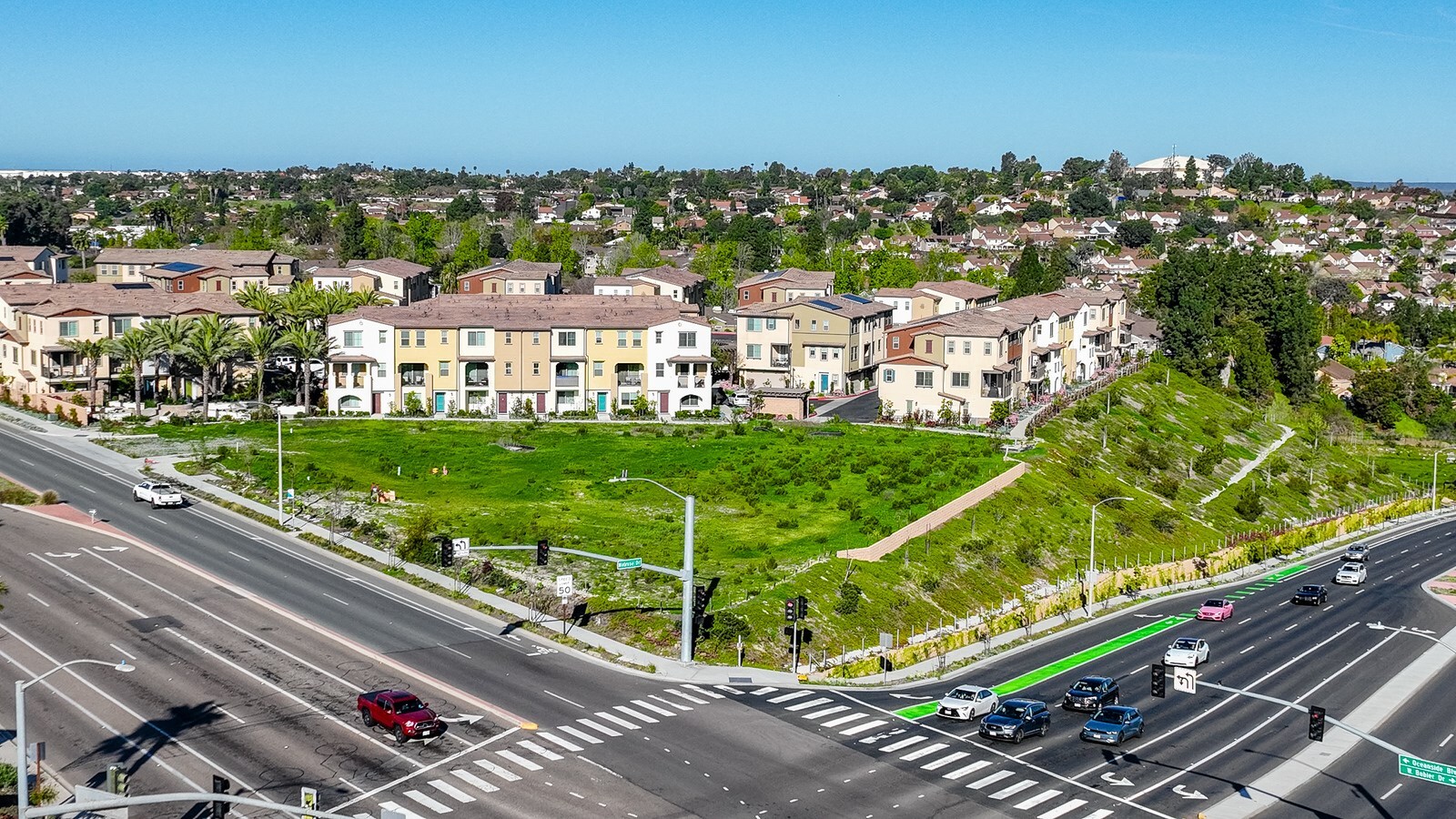 Melrose Dr, Oceanside, CA à louer Photo de l’immeuble– Image 1 sur 9