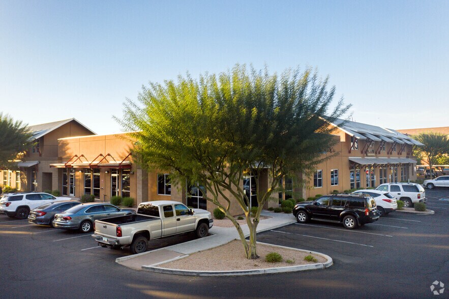 2045 S Vineyard, Mesa, AZ à vendre - Photo de l’immeuble – Image 3 sur 7