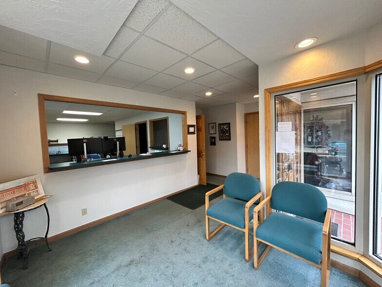 127 W Chicago Rd, Sturgis, MI à vendre - Photo de l’immeuble – Image 3 sur 9