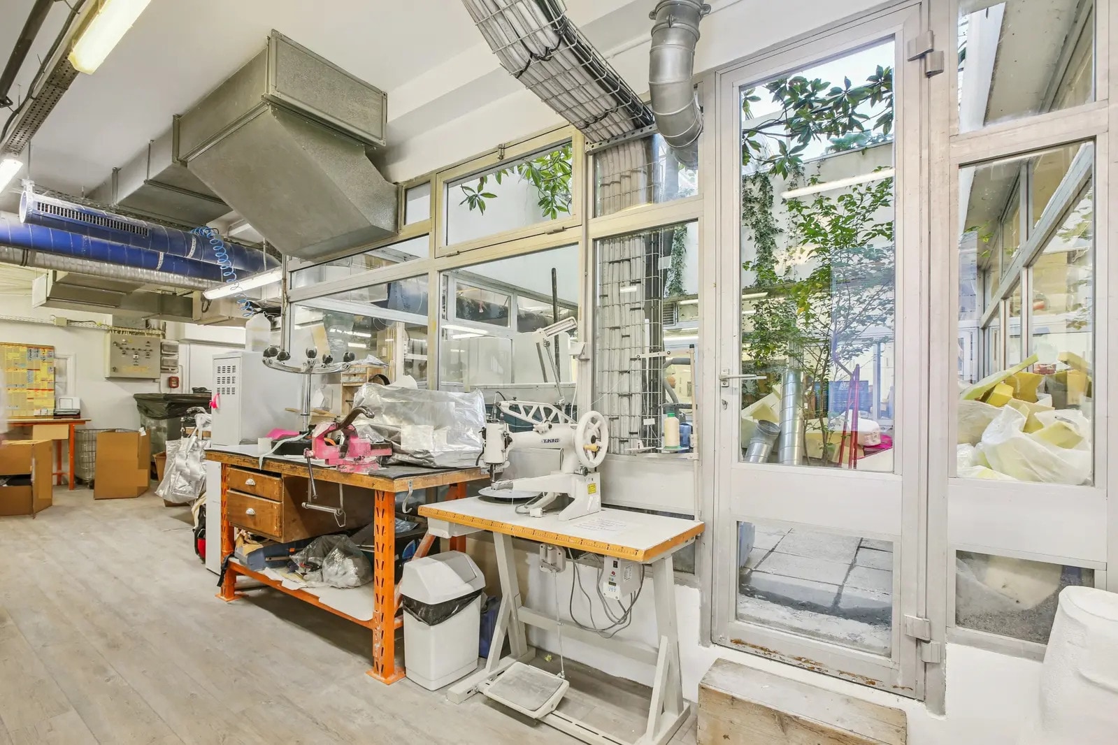 Local commercial dans Paris à vendre Photo intérieure– Image 1 sur 3