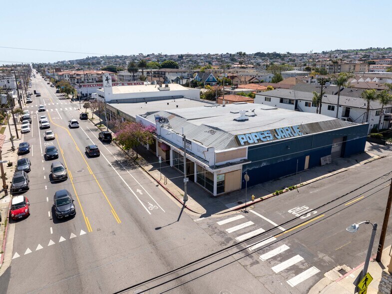 1221 S Pacific Ave, San Pedro, CA à vendre - Photo de l’immeuble – Image 2 sur 9