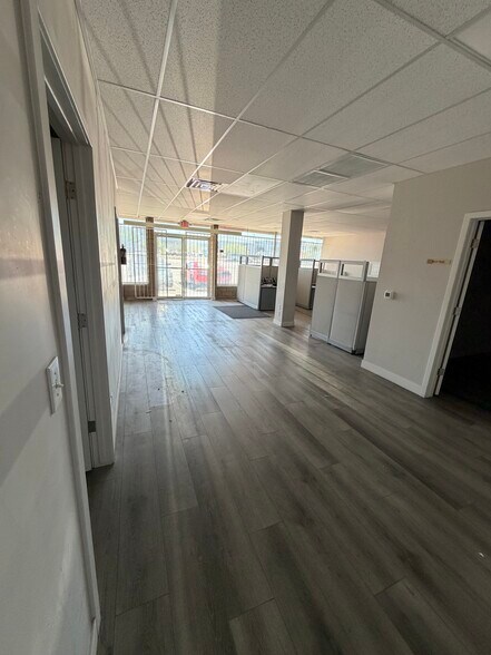 3475 Boulder Hwy, Las Vegas, NV à louer - Photo de l’immeuble – Image 2 sur 22