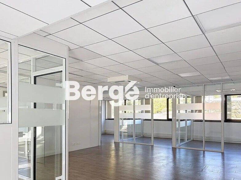 Bureau dans SOPHIA ANTIPOLIS à louer - Photo de l’immeuble – Image 2 sur 6