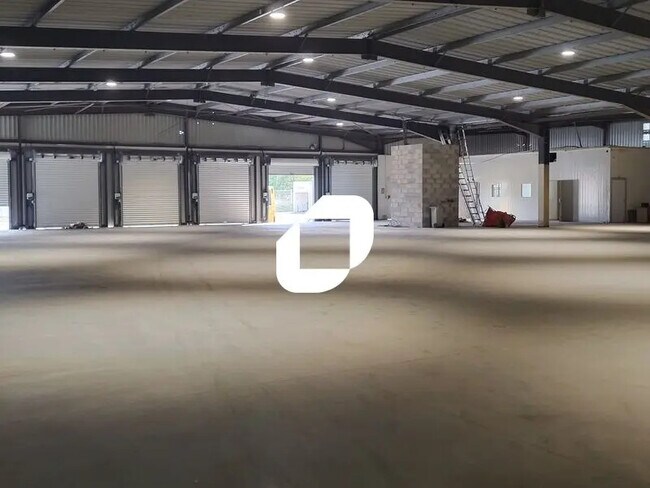 Plus de détails pour Bureau, Industriel/Logistique à louer