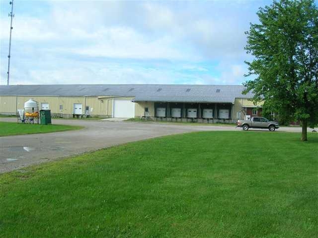 201 Industrial Dr, Waupun, WI à louer - Photo de l’immeuble – Image 1 sur 3