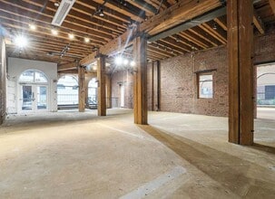 59-71 Rue De Brésoles, Montréal, QC à louer Photo intérieure– Image 2 sur 7