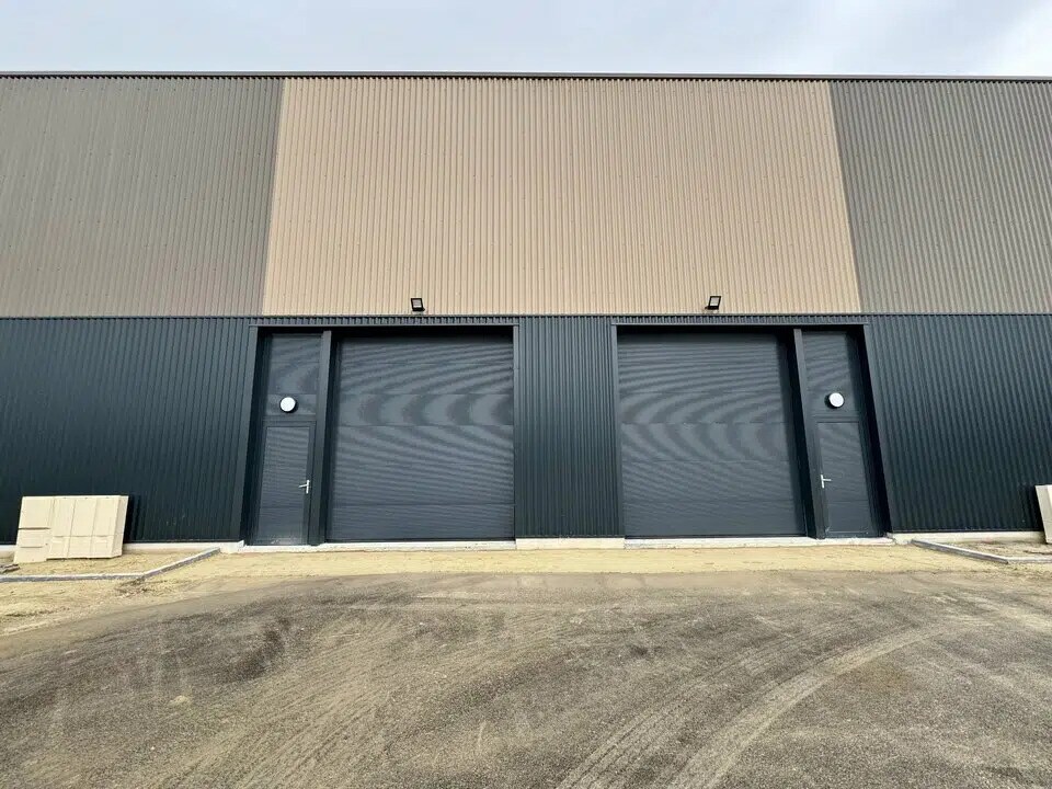 Local d'activités dans Flins-sur-Seine à vendre Photo de l’immeuble– Image 1 sur 9