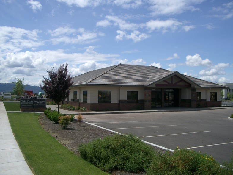 3502 Excel Dr, Medford, OR à louer - Photo de l’immeuble – Image 3 sur 3