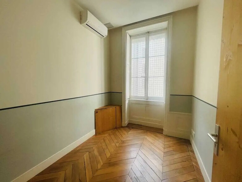 Bureau dans Lyon à louer - Photo de l’immeuble – Image 3 sur 6