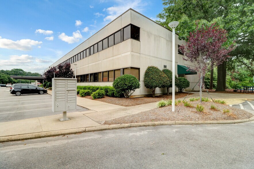 4000 Wake Forest Rd, Raleigh, NC à louer - Photo de l’immeuble – Image 3 sur 26