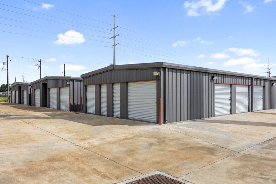 6402 Holly Rd, Corpus Christi, TX à vendre - Photo principale – Image 1 sur 7