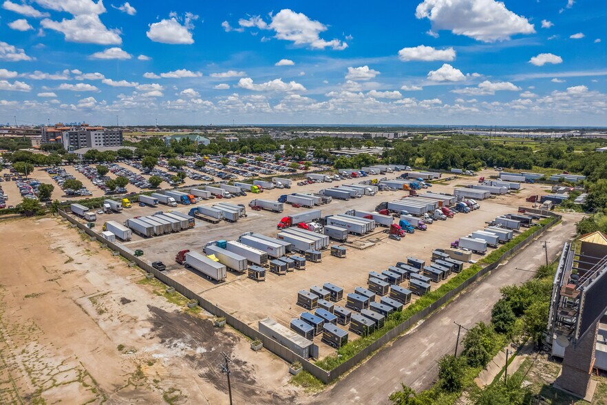 5100 W Airport Fwy, Irving, TX à louer - Photo principale – Image 1 sur 1