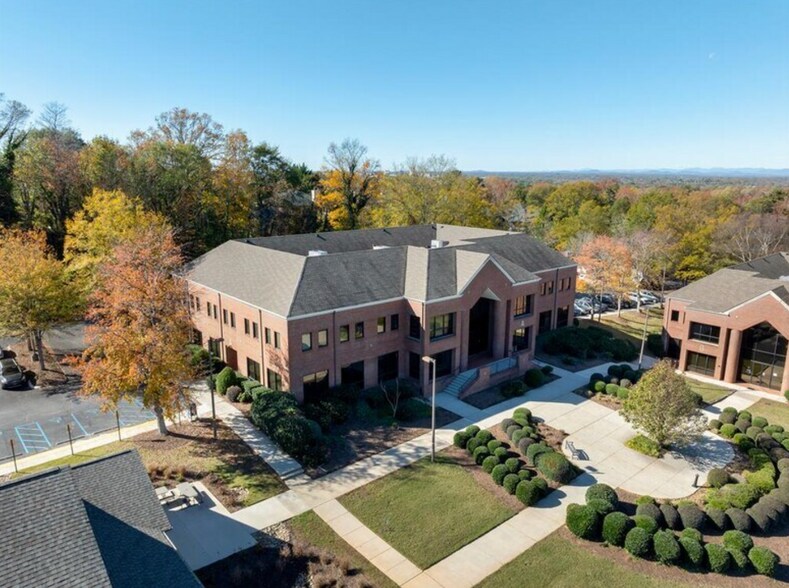 330 Pelham Rd, Greenville, SC à louer - Photo de l’immeuble – Image 3 sur 79