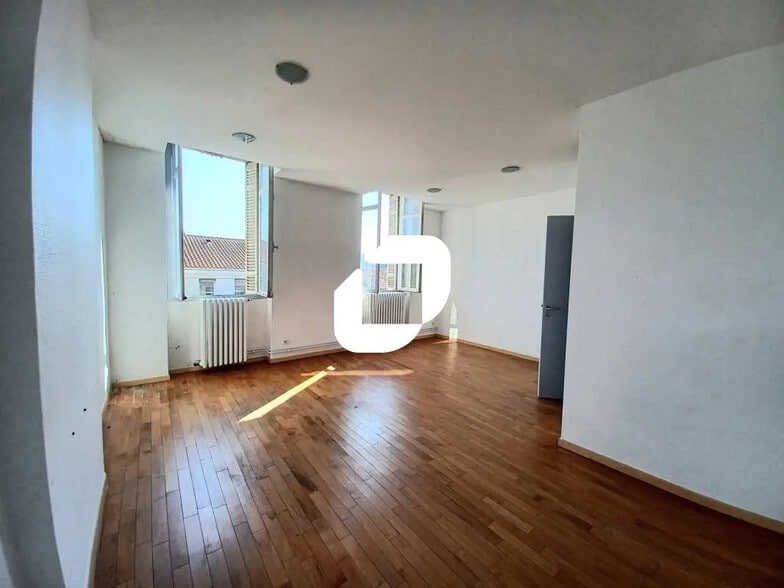 Bureau dans Le Bouscat à vendre - Photo de l’immeuble – Image 2 sur 7