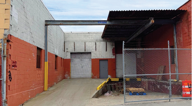 78-01 Cooper Ave, Middle Village, NY à louer Photo intérieure– Image 1 sur 6