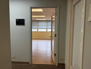 307 Lewers St, Honolulu, HI à louer Photo intérieure– Image 1 sur 5