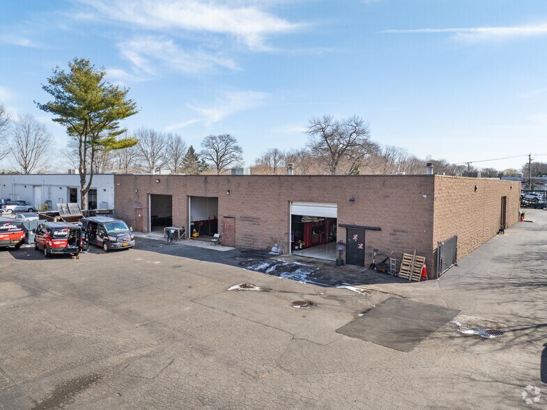 797-801 Middle Country Rd, Saint James, NY à vendre - Photo de l’immeuble – Image 3 sur 5