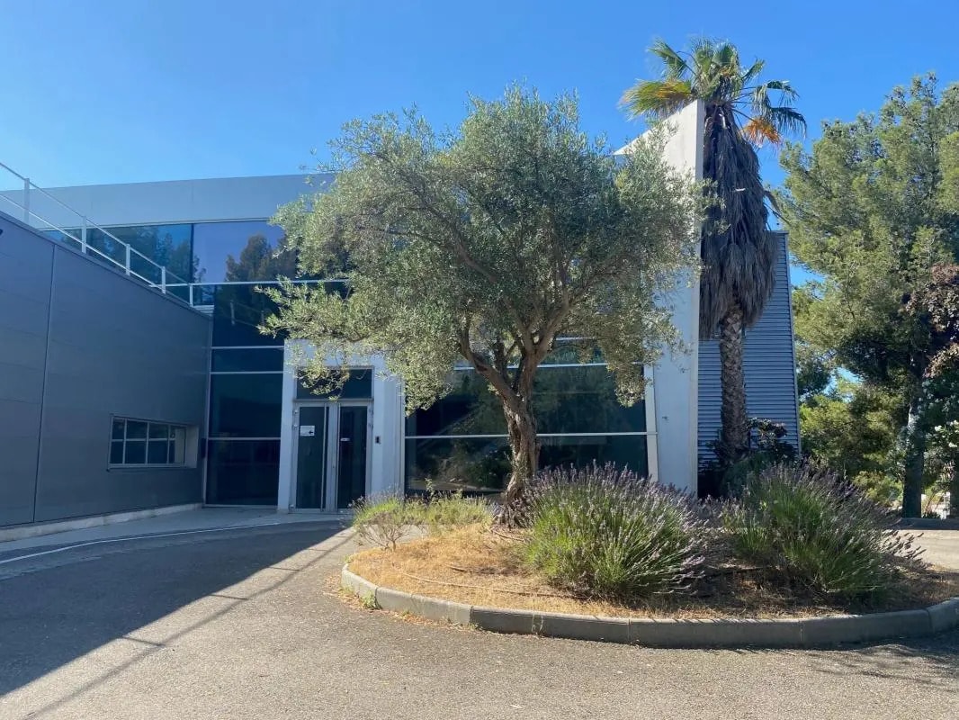 Bureau dans La Ciotat à vendre Photo de l’immeuble– Image 1 sur 16