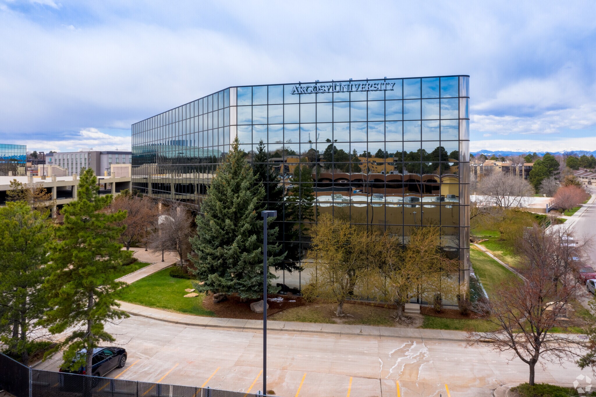 7600 E Eastman Ave, Denver, CO à louer Photo de l’immeuble– Image 1 sur 12