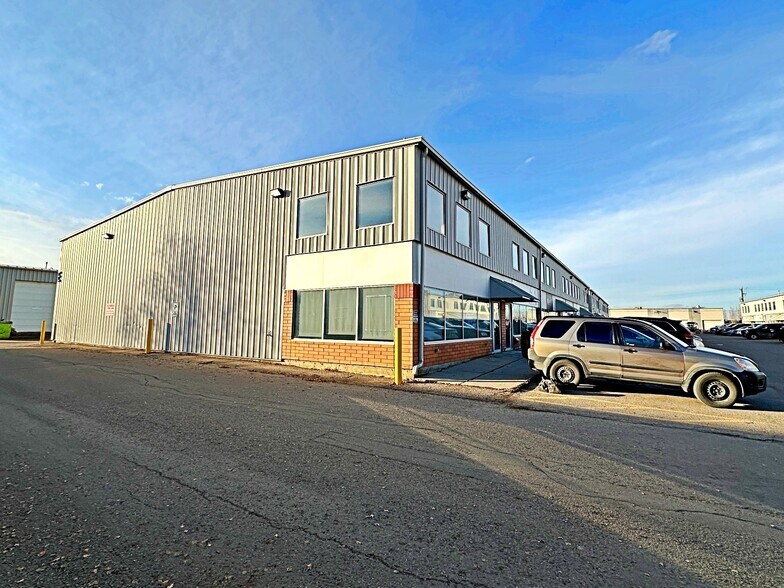 380 Mackenzie Blvd, Fort McMurray, AB à vendre - Photo de l’immeuble – Image 2 sur 3