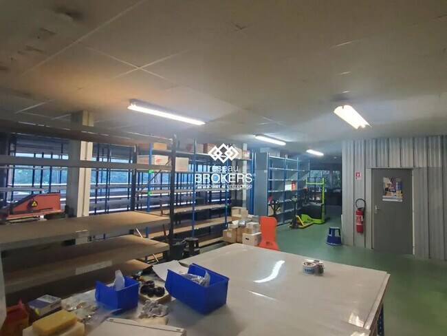 Plus de détails pour Industriel/Logistique à louer