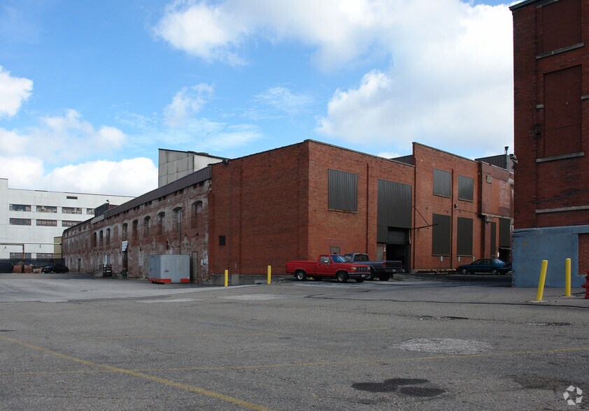 540 S Main St, Akron, OH à louer - Photo de l’immeuble – Image 2 sur 2