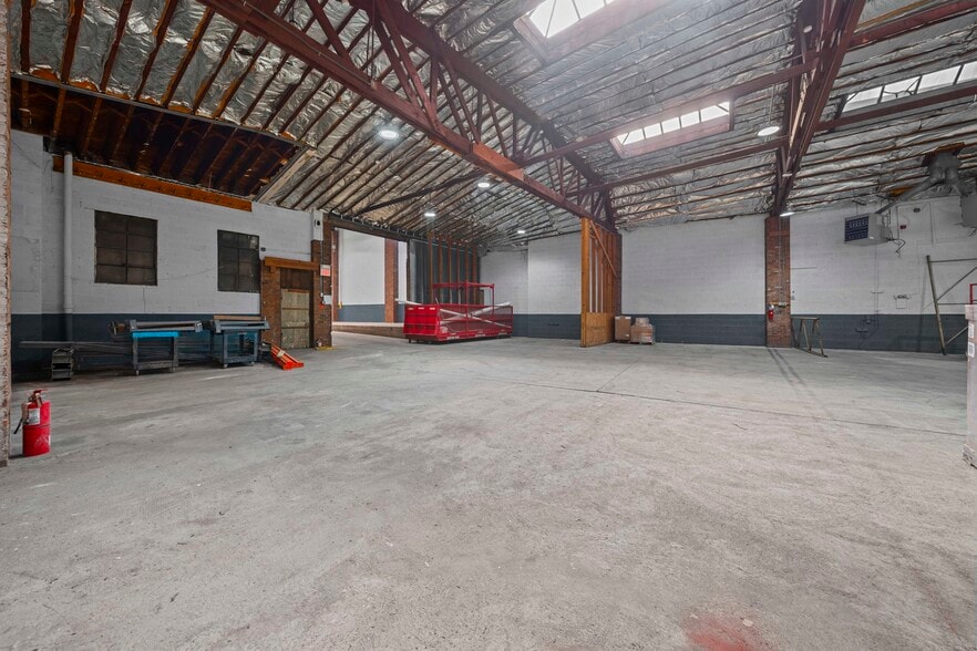1050 Elizabeth Ave, Elizabeth, NJ à louer - Photo intérieure – Image 3 sur 13