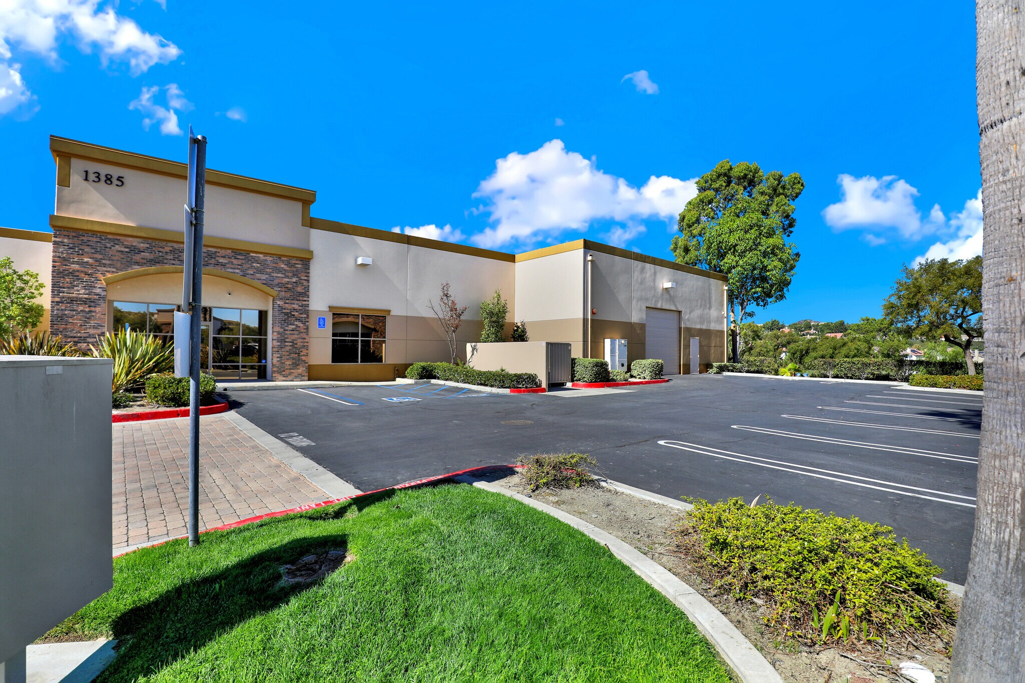 1385 Calle Avanzado, San Clemente, CA à vendre Photo de l’immeuble– Image 1 sur 21