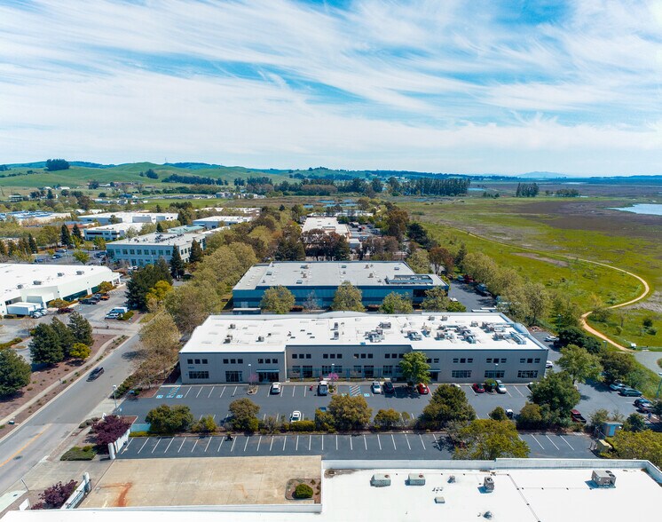 3820 Cypress Dr, Petaluma, CA à vendre - Aérien – Image 3 sur 4