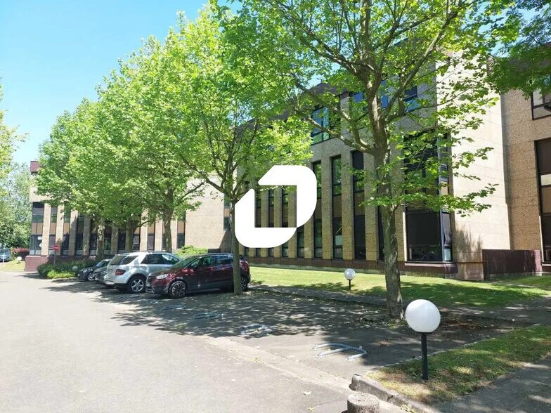 4/6 Avenue Du Vieil Etang, Montigny-le-Bretonneux à louer - Photo de l’immeuble – Image 1 sur 7